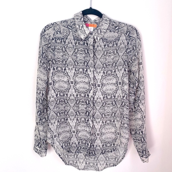 Snake Print Button Up 🐍 - Picture 1 of 6